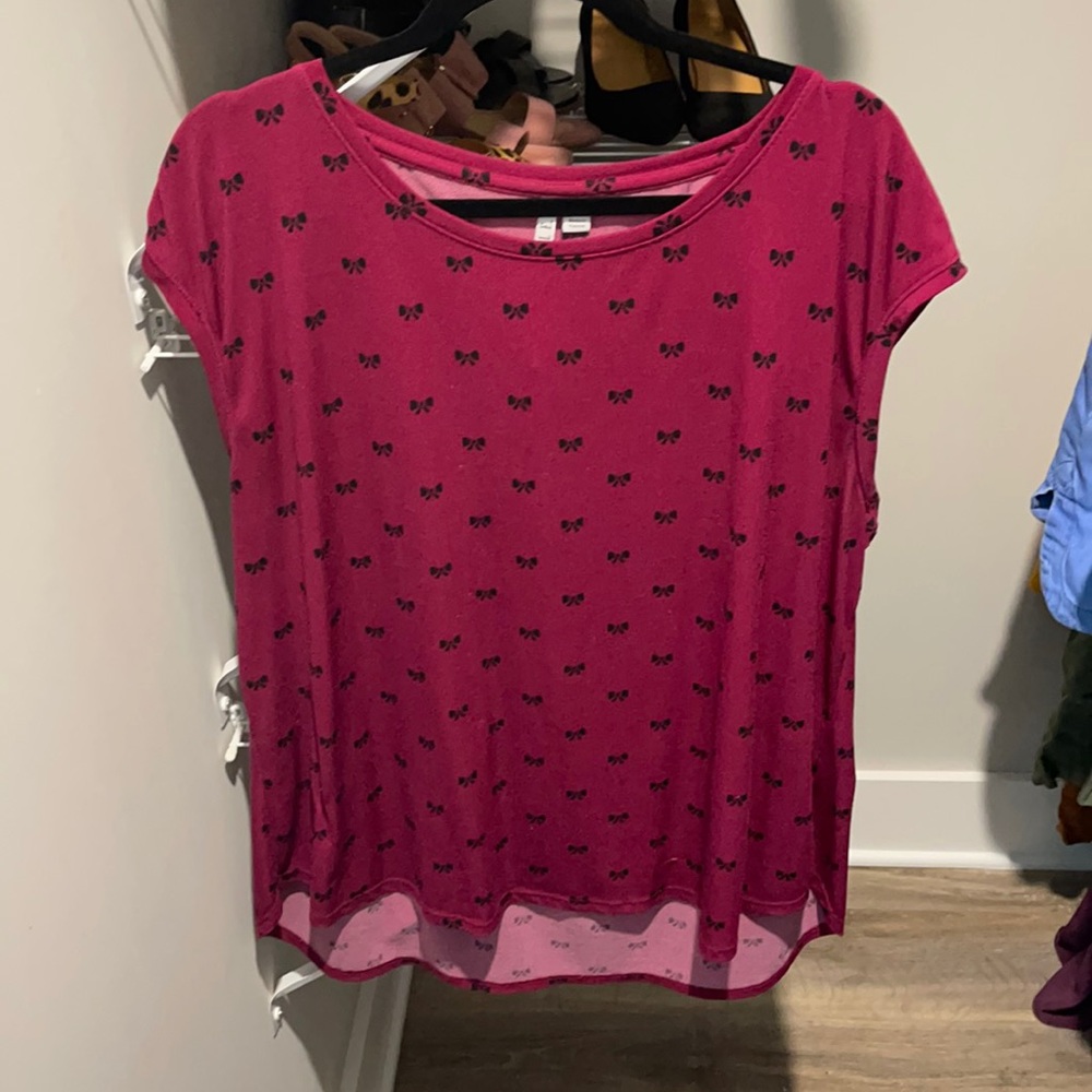 Burgundy top with black bows